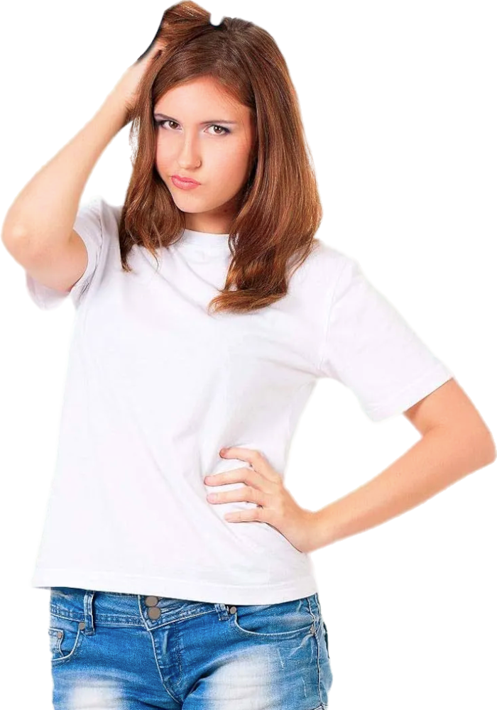 Een jonge vrouw gekleed in een spijkerbroek en een wit shirt lijkt problemen te hebben en krabt zich op haar hoofd.