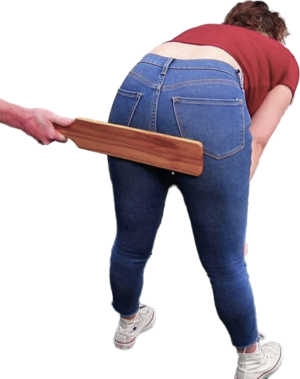 Een Amerikaanse High School studente krijgt met een paddle straf op haar billen.